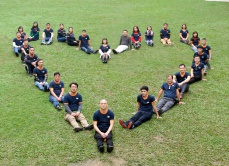 Team VMV cùng tạo dáng trái tim tại ASEAN Resort